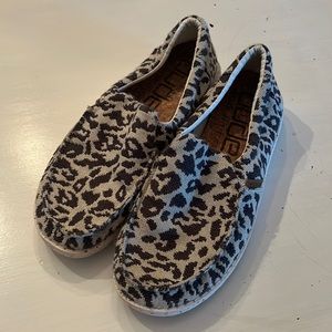 Hey Dude shoes women’s 7